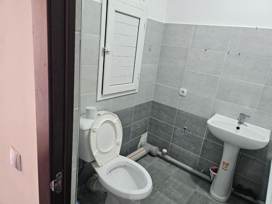 Motrid  4 etaj 2 xonali sotiladi