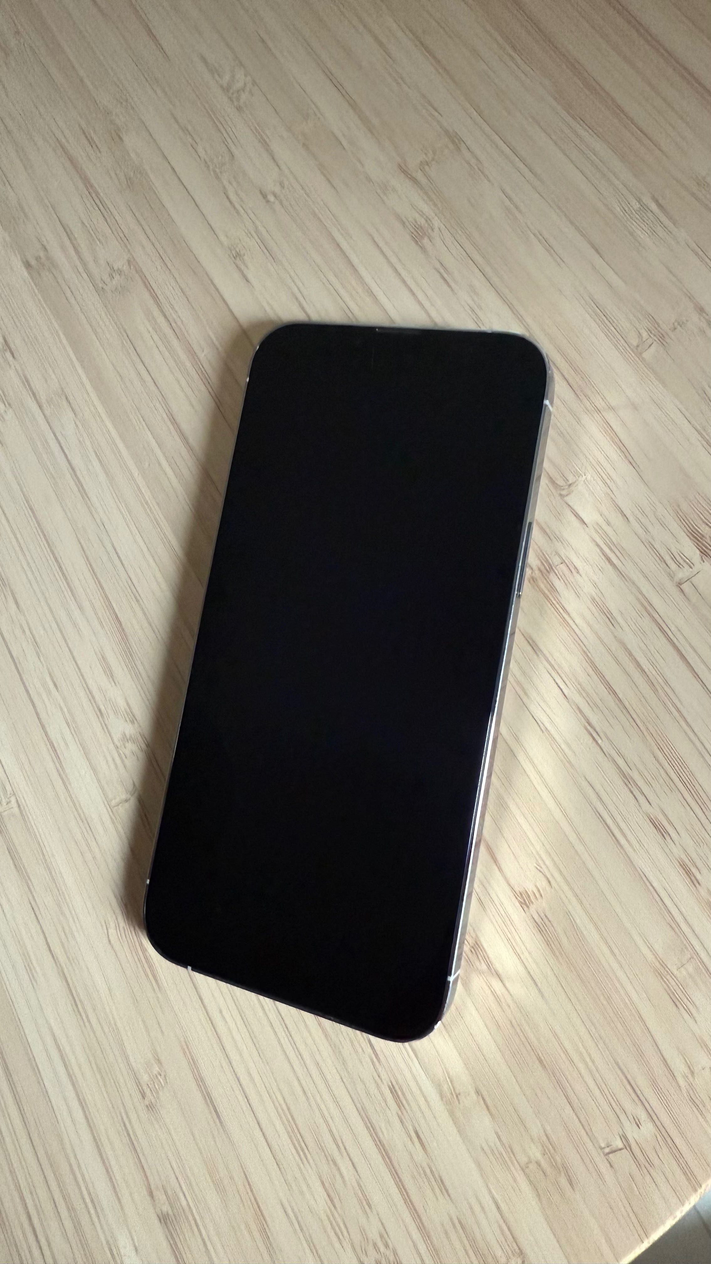 iPhone 13 Pro Max 128GB бял в отлично състояние