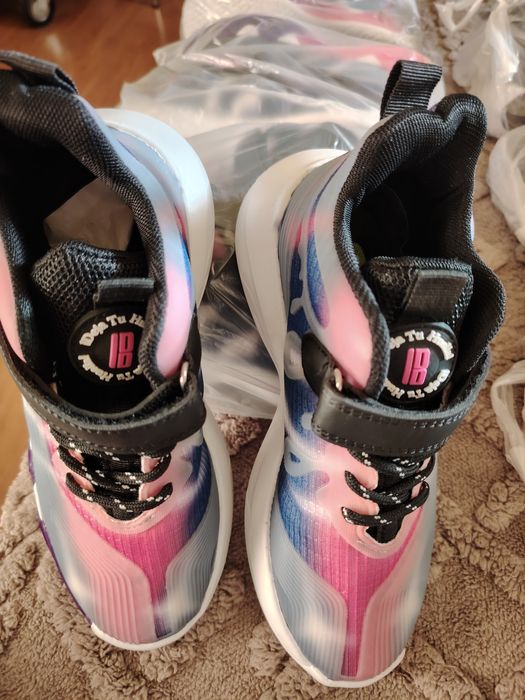 Adidași noi ptr fete și băieți