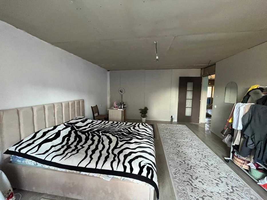 ДОМ в центре города в р-не Центр. офиса Народного Банка""