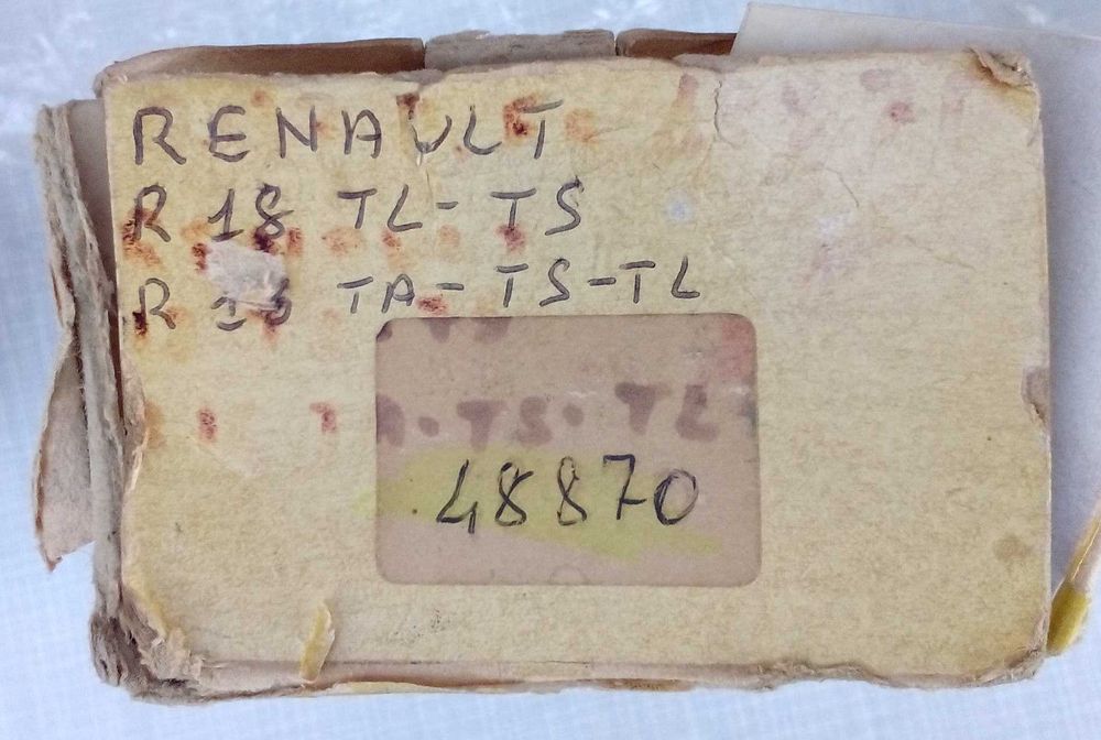 Vand Oglinda retro auto  si  pompa frana R18