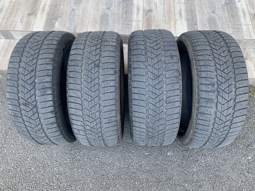 Зимни гуми 245/50R18 runflat Pirelli DOT 3221 BMW 245 50 18