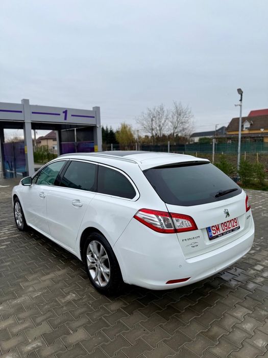 Peugeot 508 SW 2012 panoramic