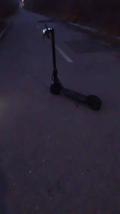 Vând trotinetă electrică