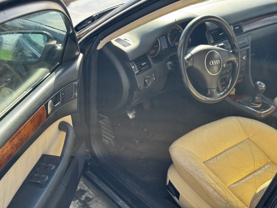 Audi A6 an 2002 motor 2.4 benzina proprietar