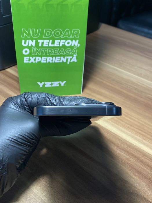 iPhone 15 Pro Max / 256 GB / Sănătate baterie 95% / Ca nou