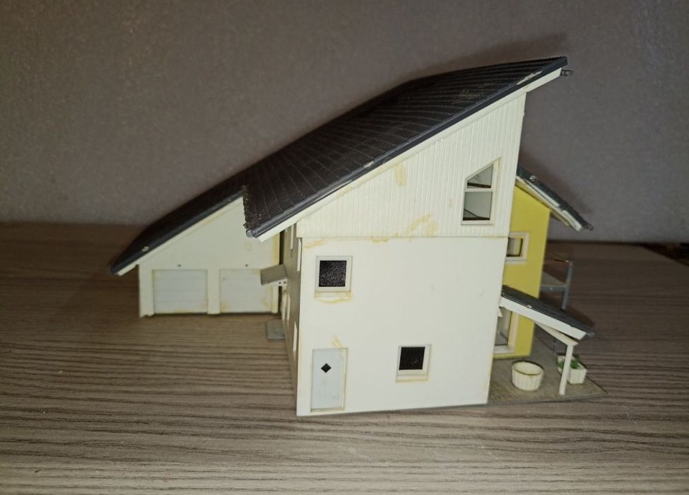 Diorama Faller 130302, casa cu panouri solare scara H0

Dimensions
200