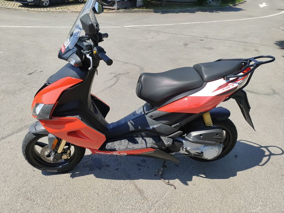 Aprilia SR 50. Scuter