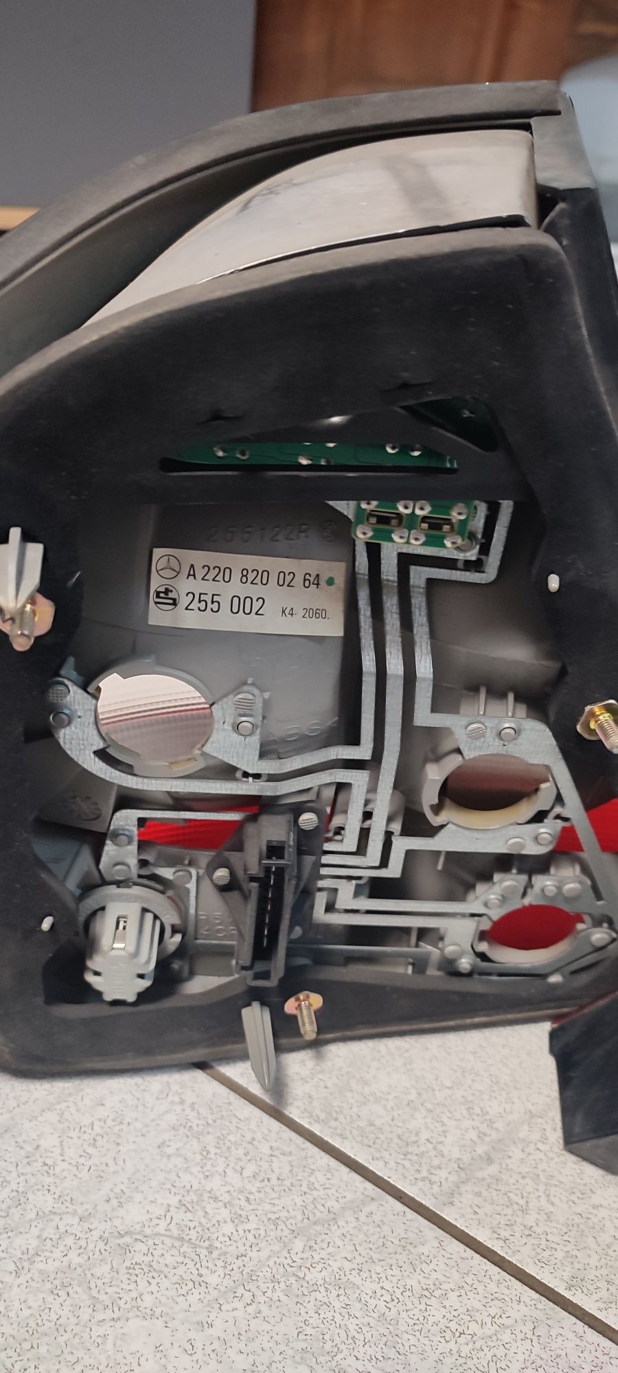 Задни стопове за Mercedes W 220