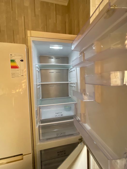 Samsung katta Holodelnik sotiladi!!! Srochna!