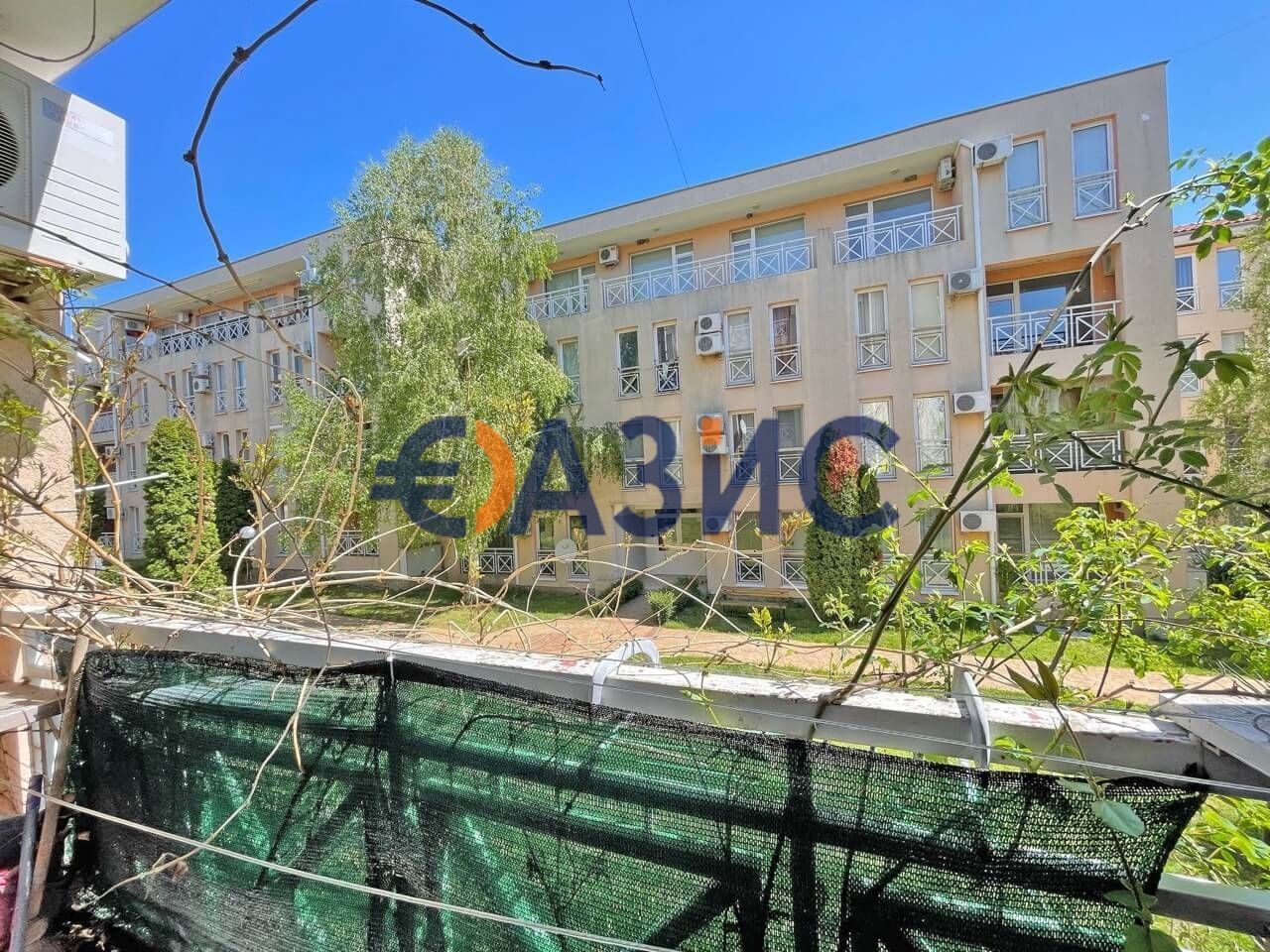 Продава се Тристаен апартамент в к.к. Слънчев бряг - 67 кв.м за 889 €/кв.м - Снимка #10