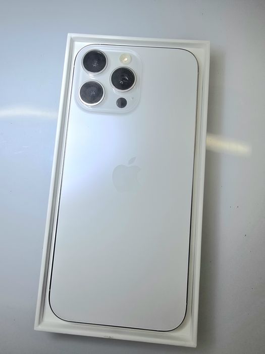 iPhone 16 Pro Max 256GB White Titanium **С ГАРАНЦИЯ**