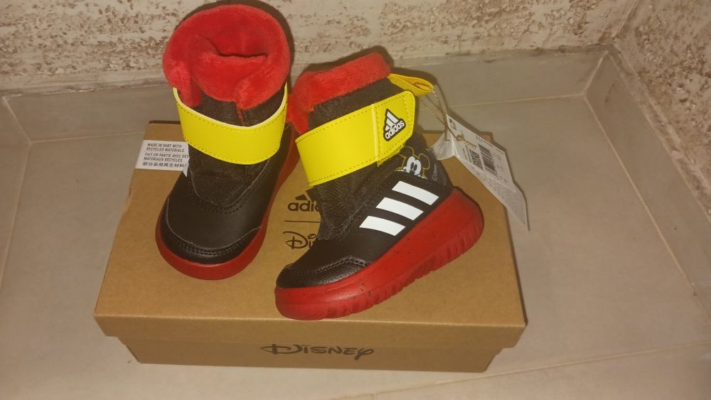 Нови! Ботуши ADIDAS 19 номер