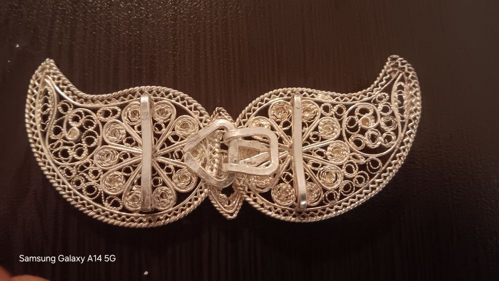 Сребарна стара ръчна брошка