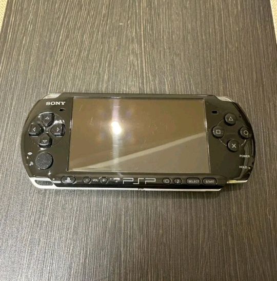 Sony psp 3008 б/у, работает исправно