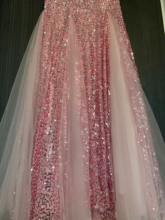 Rochie de seară cu pietre și paiete