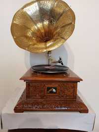 грамофон-модел началото на 20 век-с фуния