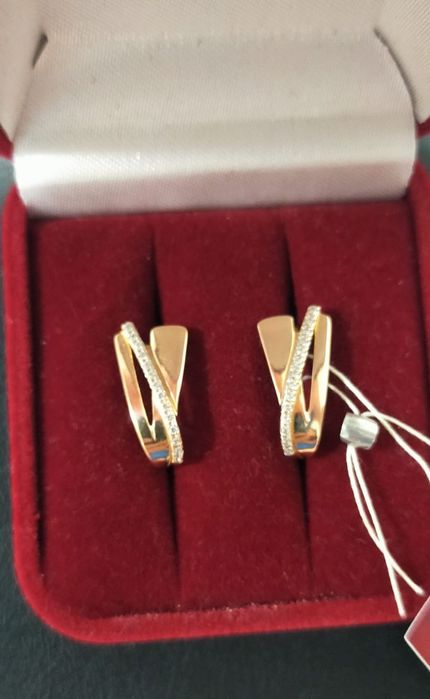 Новые золотые серьги 585 пробы