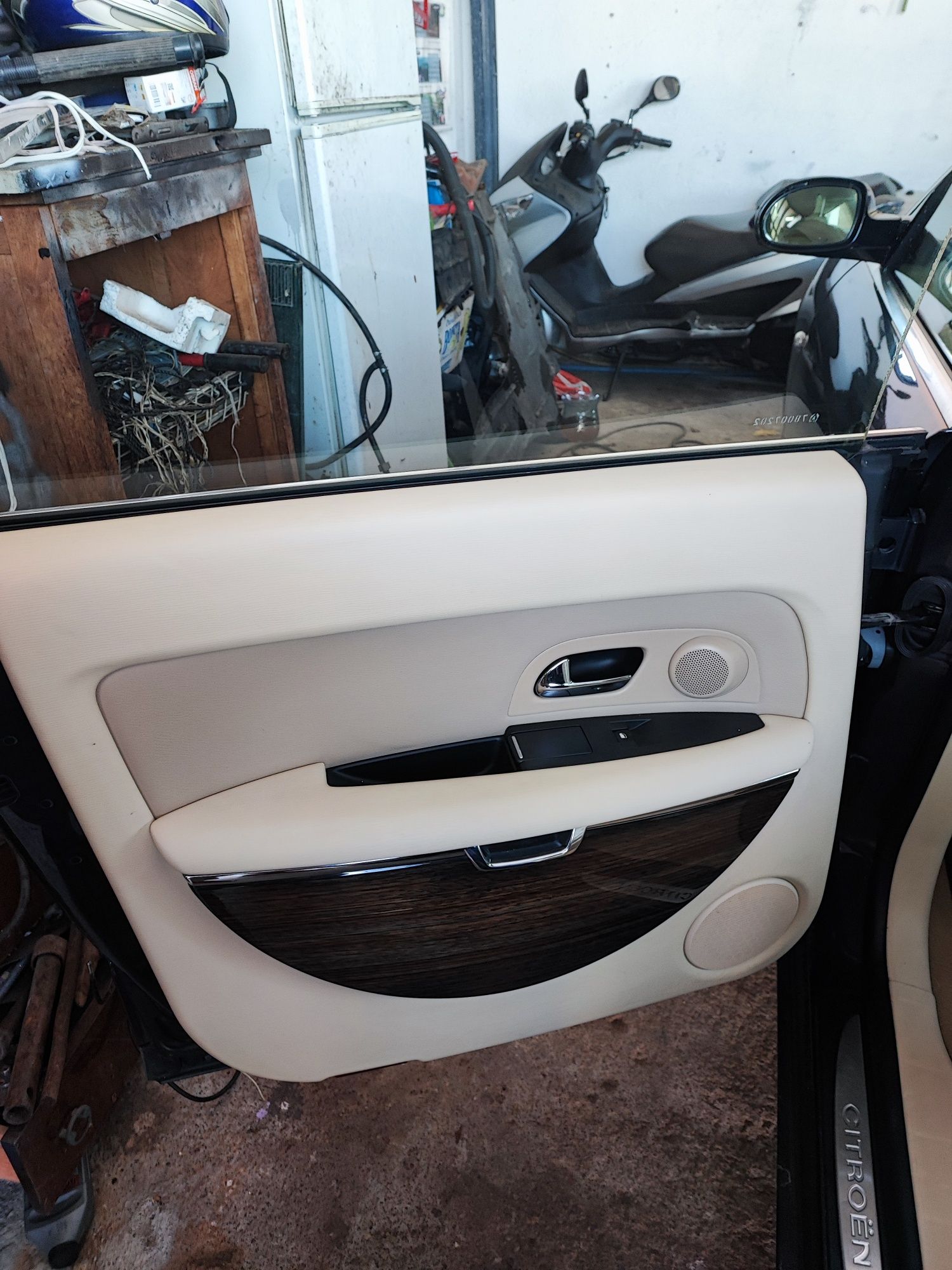 Citroen C6 2.7HDI 204hp - Цял за части или реставрация
