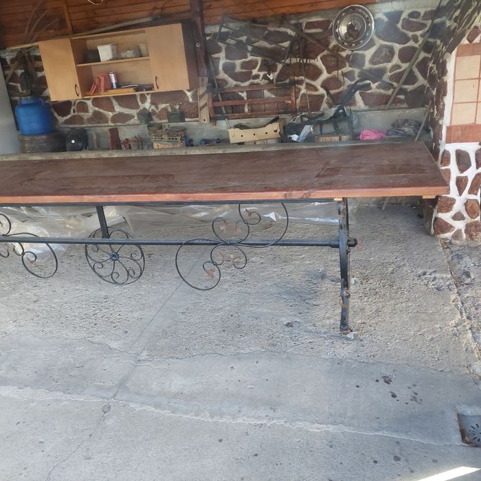 Masa de 4 metri de vanzare