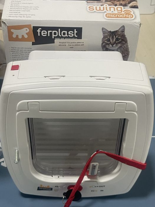 Ușă pentru pisici cu microcip