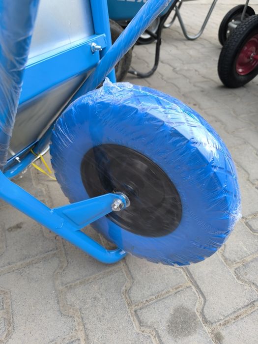 Тачка новый синный без камерный и с  камерный