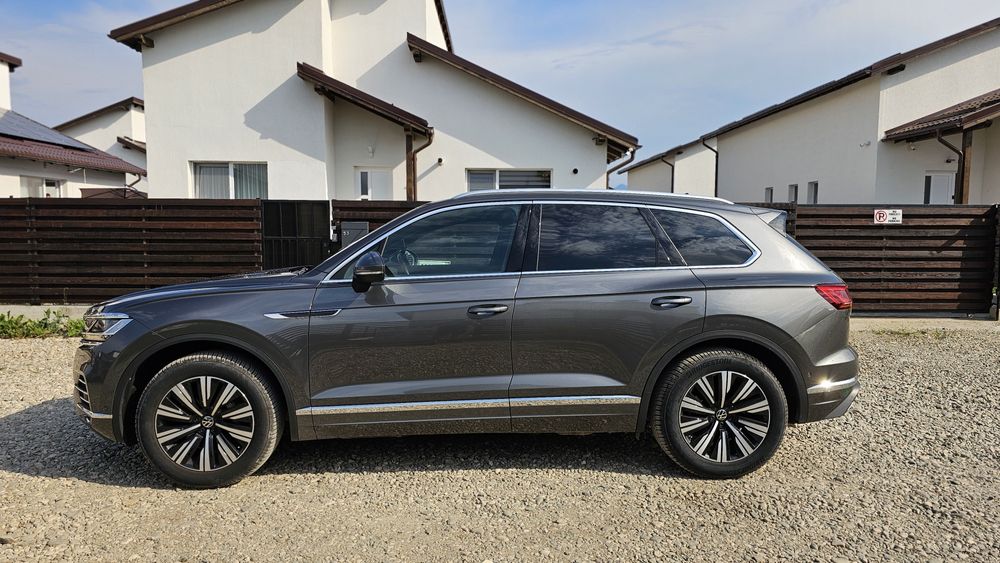 Touareg 2022 - preluare leasing+ garantie mai 2026