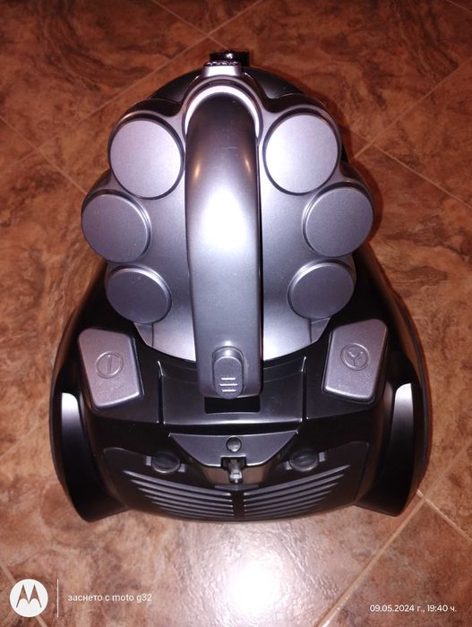 Прахосмукачка без торба Daewoo RCC-250B/3A