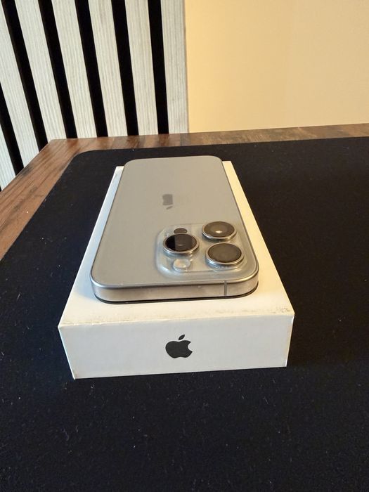 iPhone 15 Pro , Natural Titanium