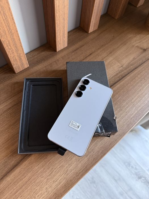 Samsung Galaxy S25 - Nou