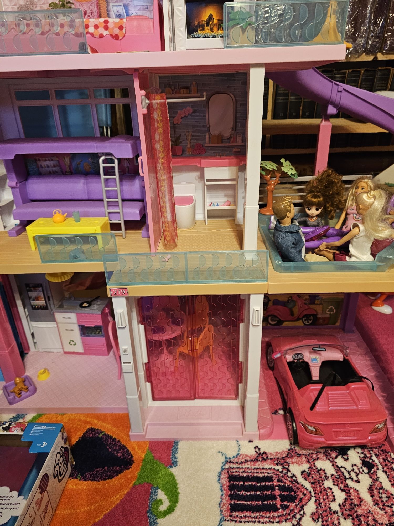 Кукла Barbie - Къщата на мечтите + БОНУС замък, кукли и др.