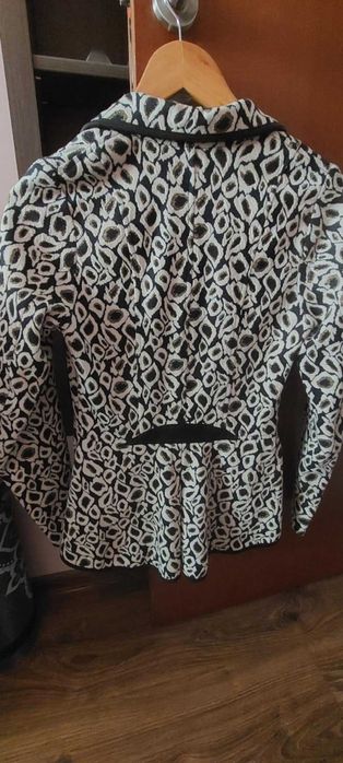 Дамско сако с интересна кройка