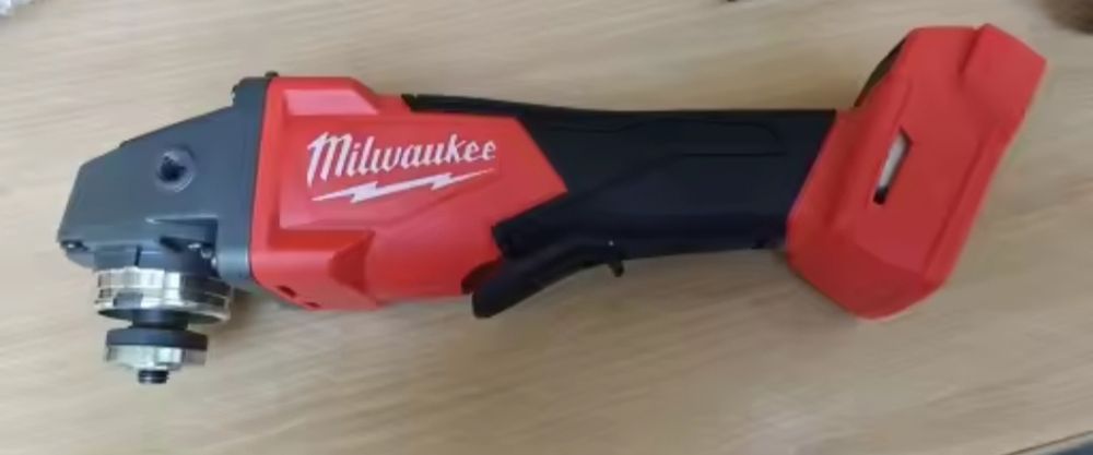 Flex Milwauakee  NEPROFESIONAL  125 nm, 18 V.