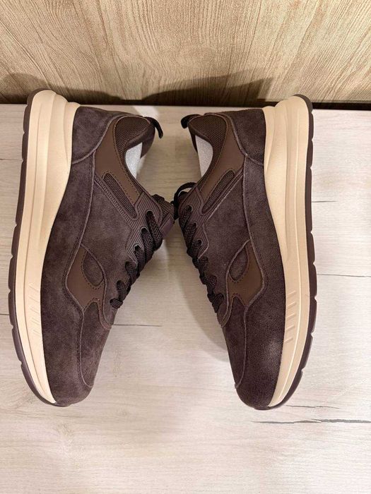 Кроссовки классные, Новые