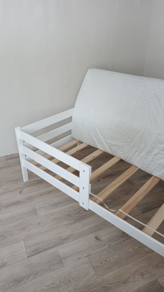 Кровать деревянная с матрасом 160*80