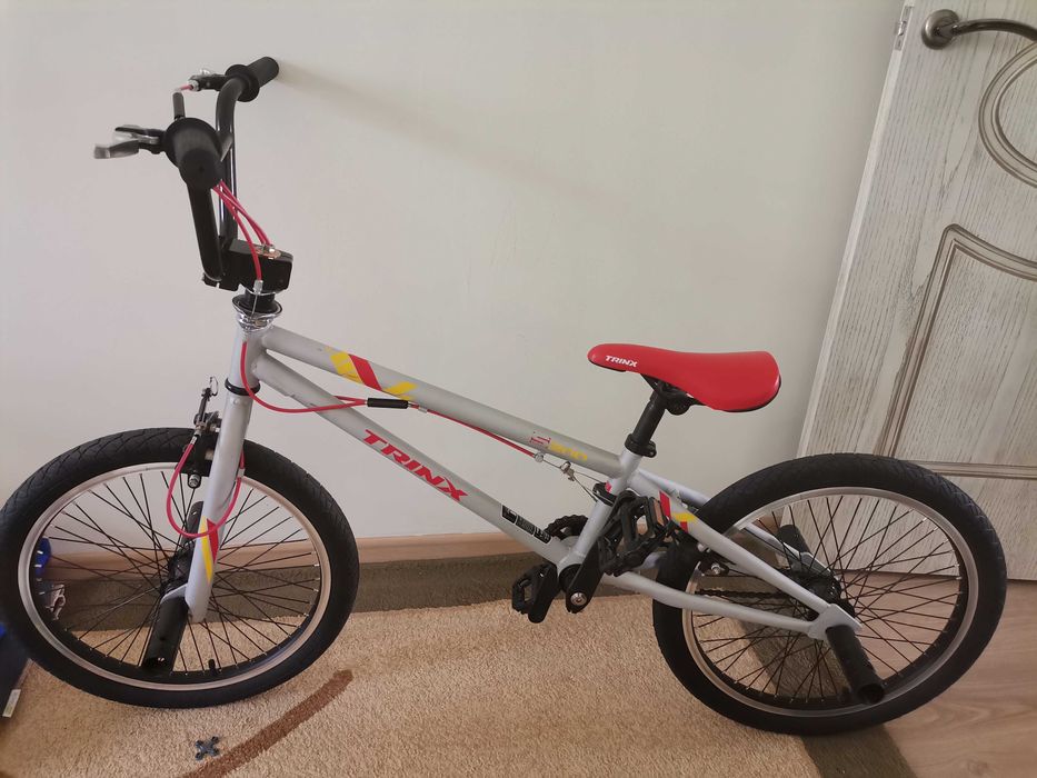 Продам/меняю трюковой  велосипед TRINX BMX S200