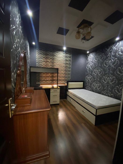 Продается 4х ком квартира, ориентир: Ц-5, 1м²