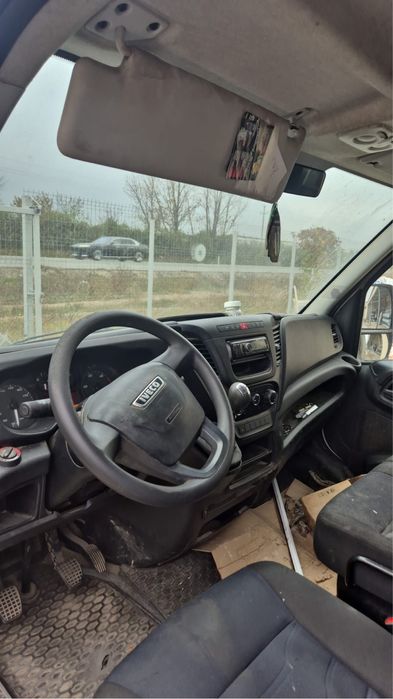 Vand Iveco cu prelată
