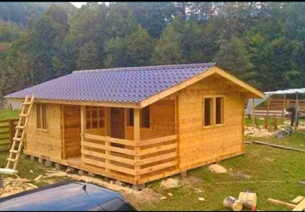 Vând case pe structura din lemn masiv