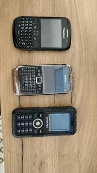 Vând 3 telefoane mobile