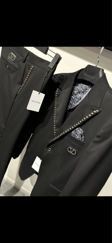 Costum Valentino Garavani