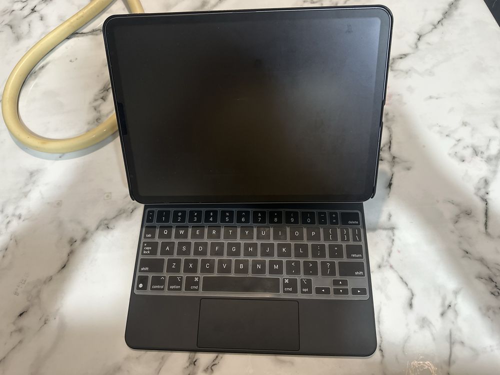 Ipad pro m2 256 в комплекте magic keyboard