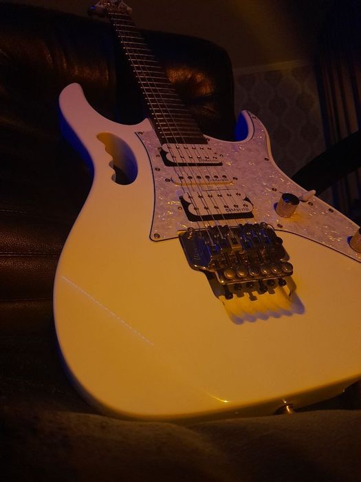 Электрогитара ibanez