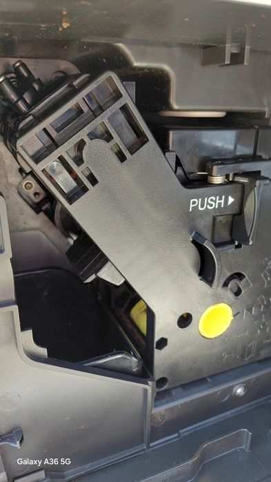 Продавам Кафеавтомат ФИЛИПС много малко работила .