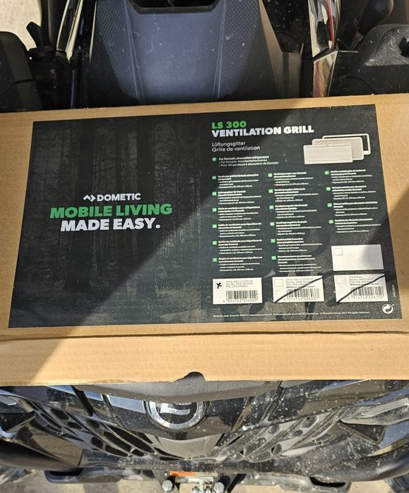Grilă ventilație Dometic LS-300,Nouă

Vând grilă de ven