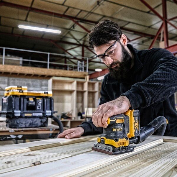 Акумулаторен виброшлайф DeWALT DCW200N 18V