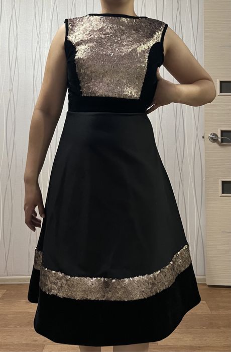 Платье женское, одевала 1 раз