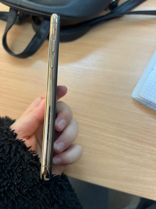 schimb Iphone XS gold (fac schimb cu iphone 11 sau 11 pro
