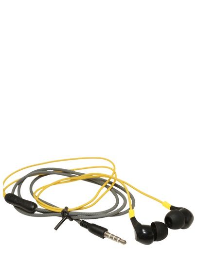 Проводные наушники