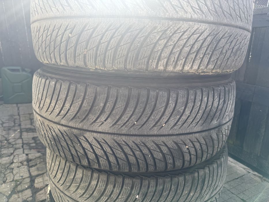 Зимни гуми Michelin Alpin 235/55/19 dot 26/22